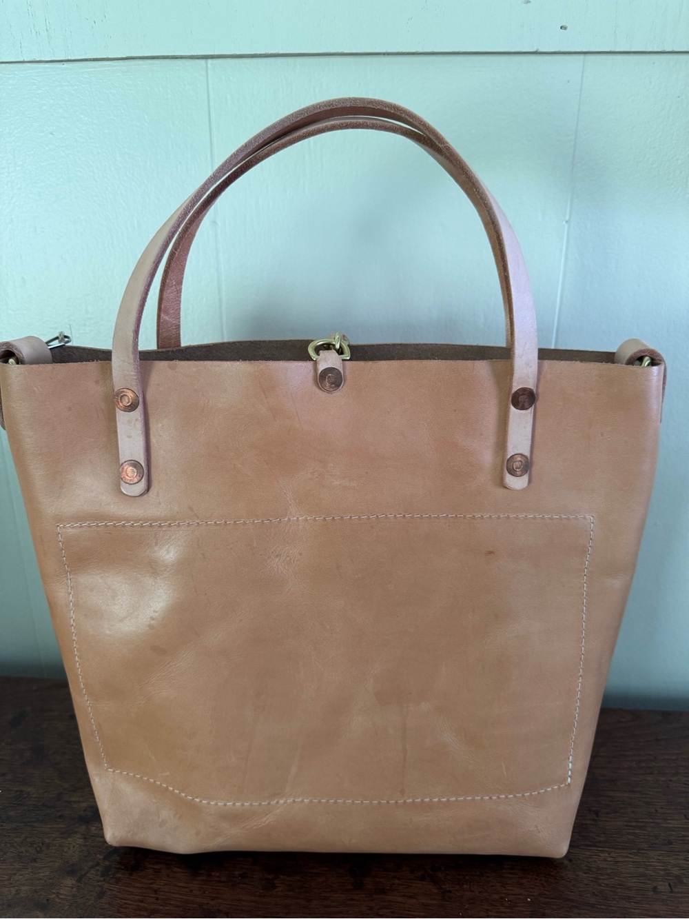 Meanwhile Back On The Farm Virginia Leather Small Tote - Picture 7 of 12